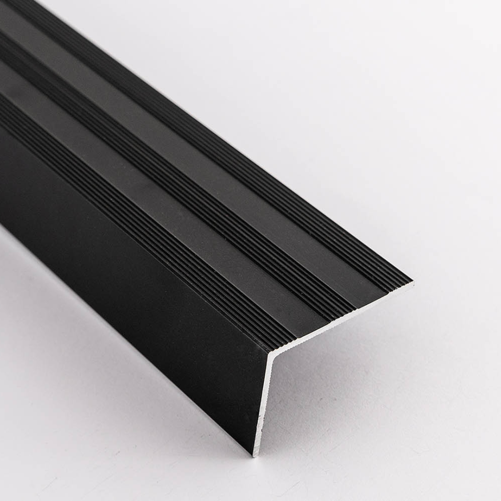 PELDAÑO ALUMINIO EXTERIOR NEGRO 35 X 25MM